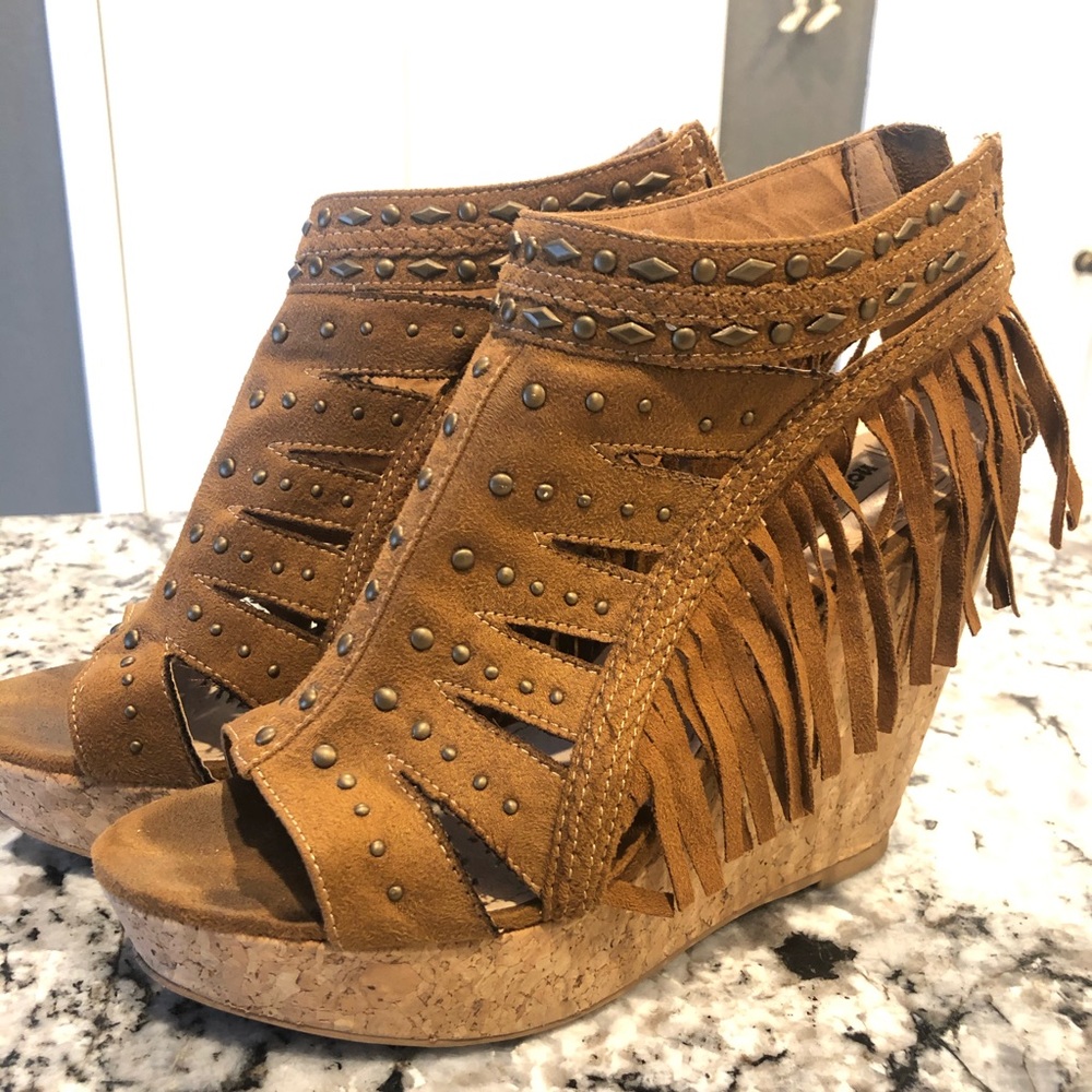 Fringe Wedges